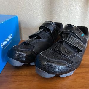 Shimano SH-WM83L Women Spin Cycling Shoes w/ Cleats